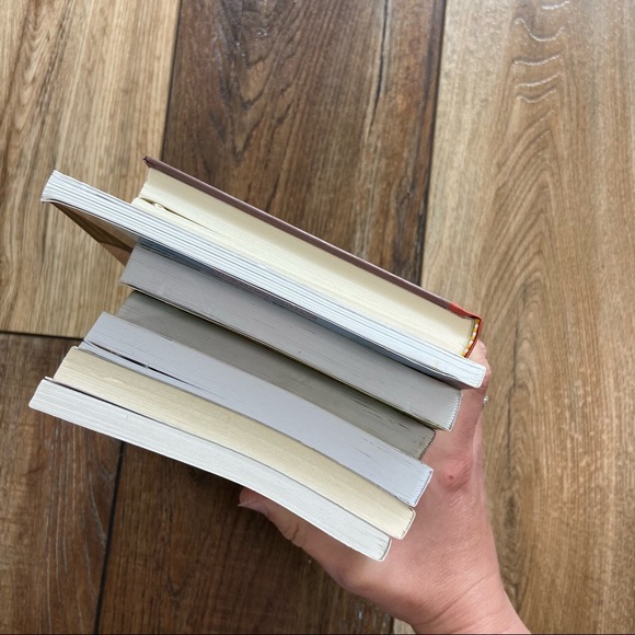 Variety Bundle of 7 American Girl and Character Chapter Books - Picture 4 of 7